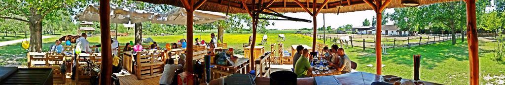 Galopp Major Hotel Gyal ภายนอก รูปภาพ